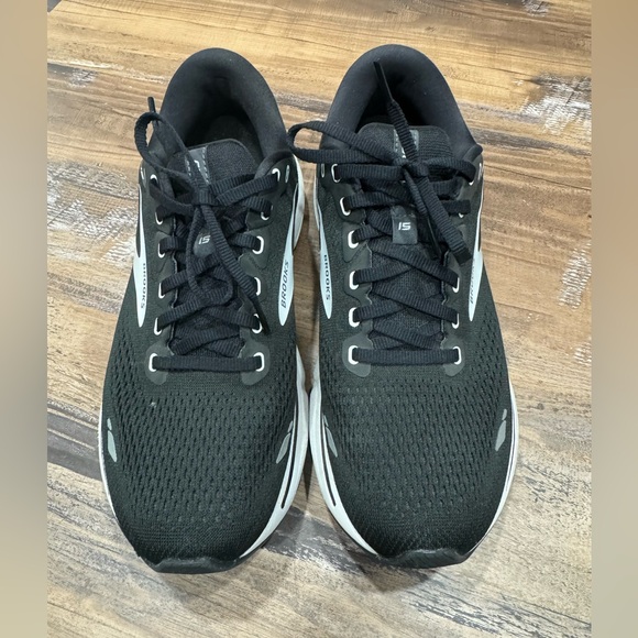 Men’s Brooks Ghost 15 black and white color size 10. - Picture 2 of 8